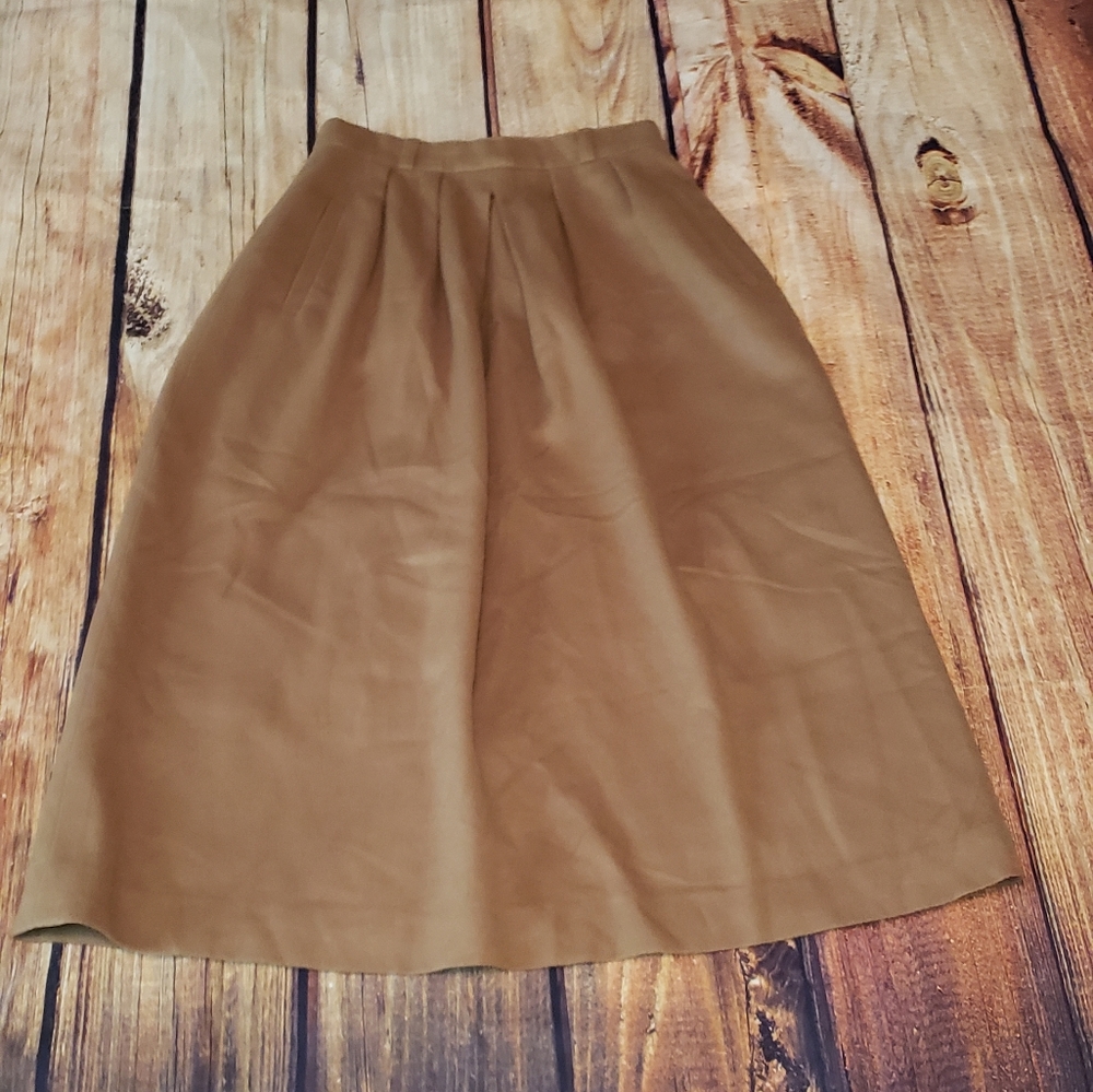 Elegant Tan Women's Skirt